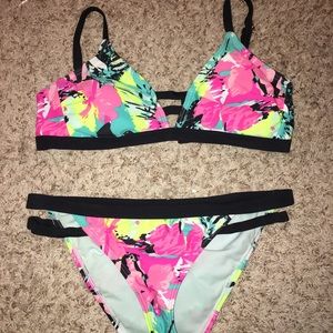 Bathing suit/ bikini